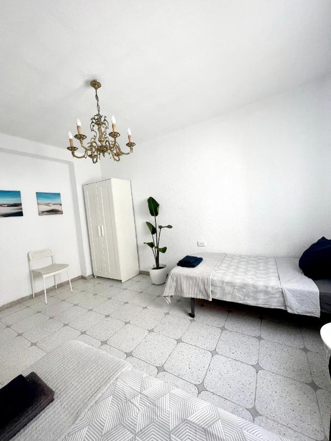 Holiday&Vacations Apartment On The Beach Valencia Exterior photo